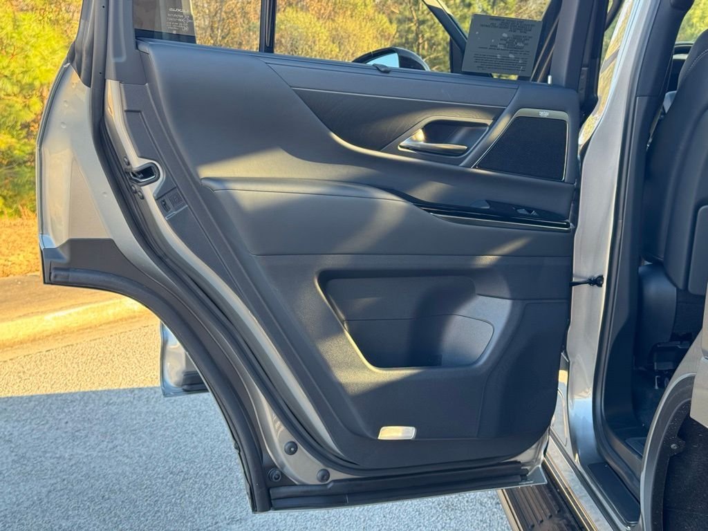 2025 Lexus LX 700h Luxury - Photo 21
