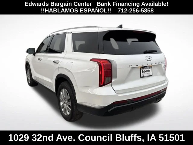 Used 2025 White Hyundai SEL image 5