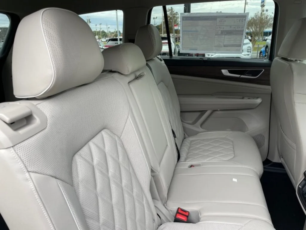 New 2026 Opal White Pearl Volkswagen 2.0T SEL Premium R-Line 4MOTION image 11