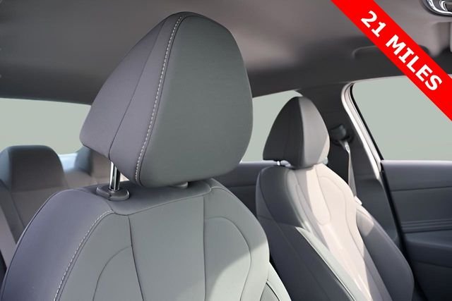 2025 Hyundai Elantra SEL - Photo 16
