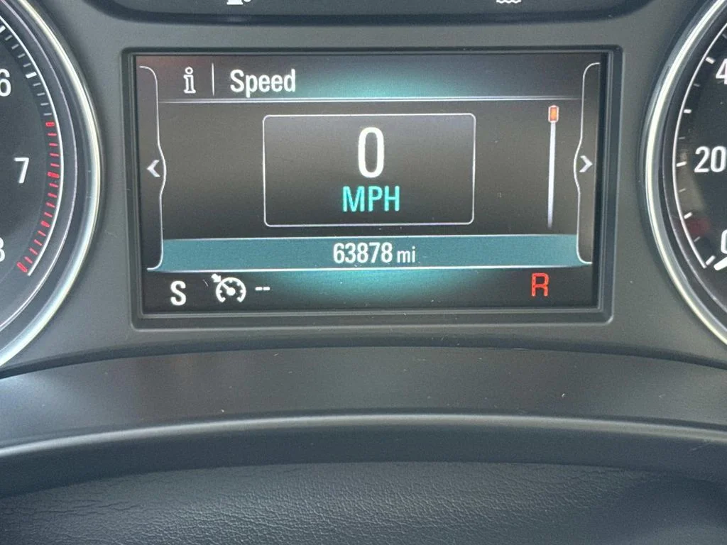 Used 2019 White Buick Essence image 27