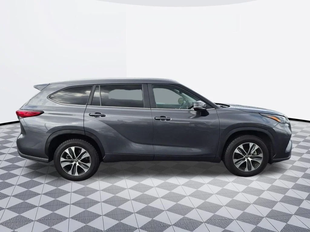 Used 2023 Magnetic Gray Metallic Toyota XLE image 6