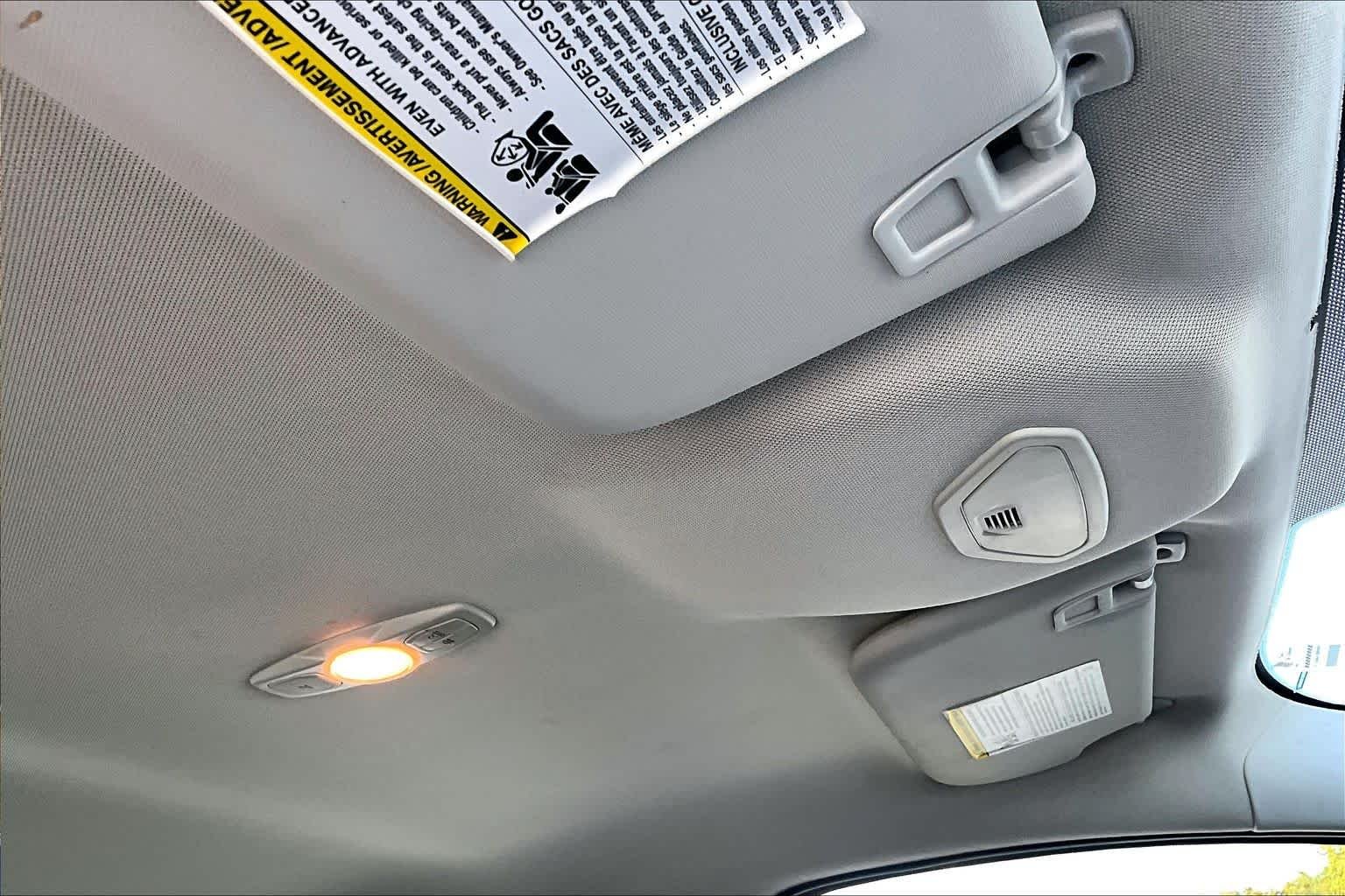 Used 2018 Magnetic Metallic Ford SE image 14