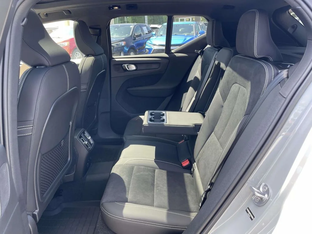 New 2026 Vapour Grey Volvo Ultra image 2