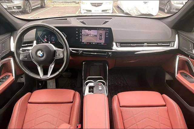 Used 2026 Cape York Green Metallic BMW xDrive28i image 15