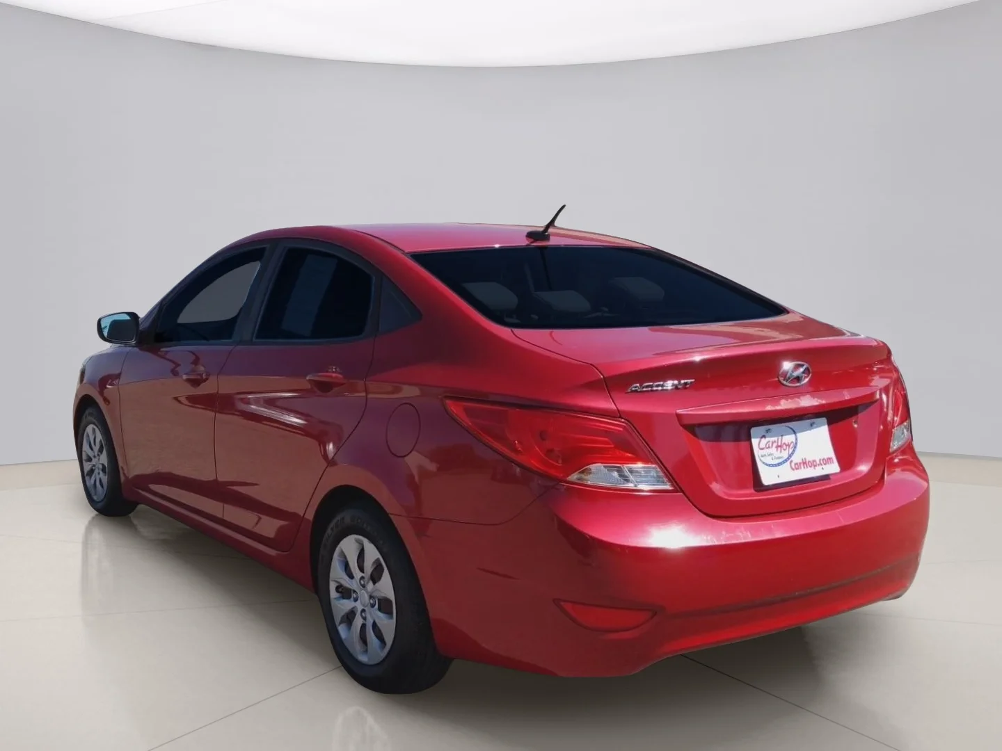 Used 2016 Red Hyundai SE image 3
