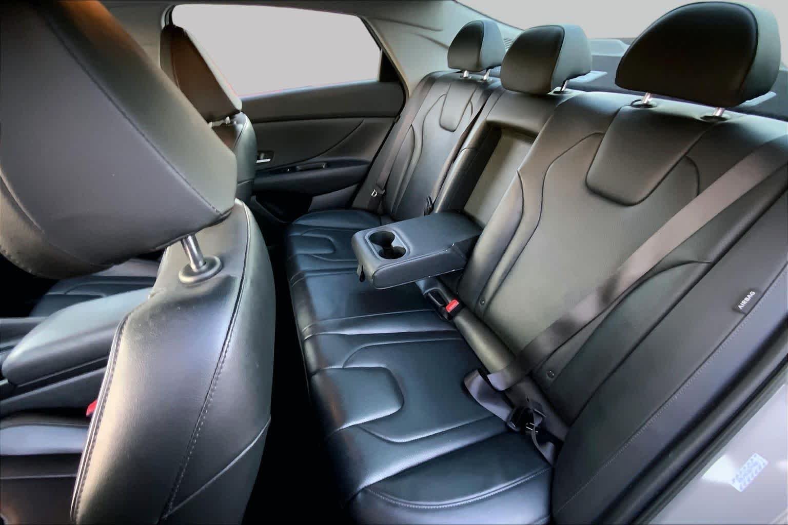 Used 2024 Fluid Metal Hyundai Limited image 18