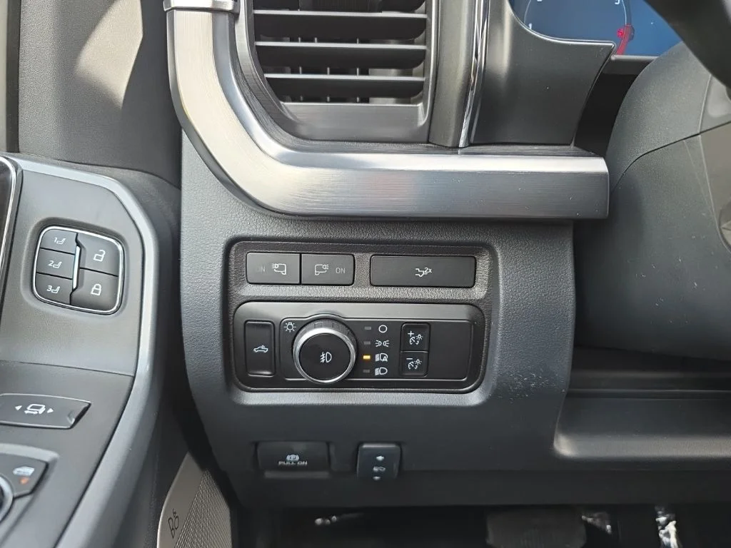 Used 2024 Gray Ford Lariat image 21