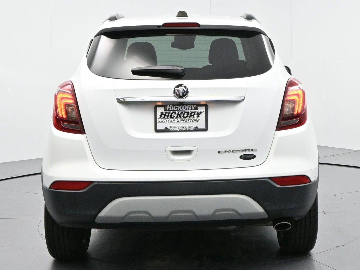 Used 2021 Summit White Buick Preferred image 6