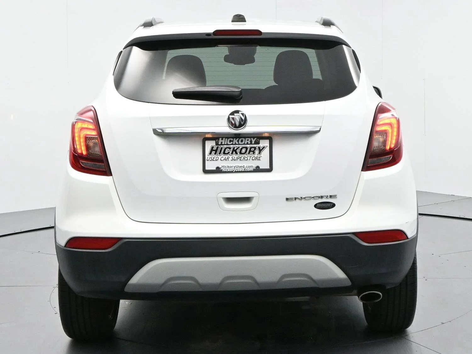 Used 2021 Summit White Buick Preferred image 6
