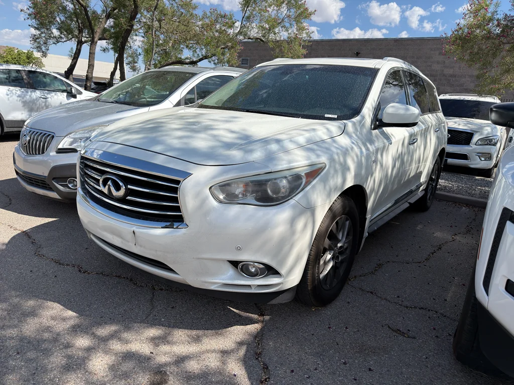 Used 2015 Majestic White INFINITI Base image 1