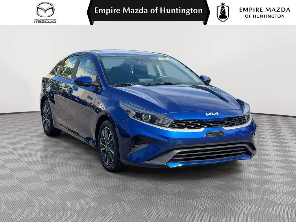 Used 2022 Deep Sea Blue Kia LXS image 1