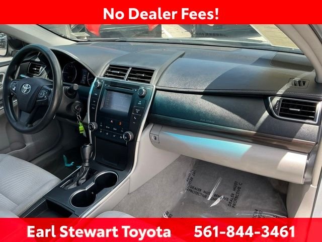 Used 2017 Silver Toyota LE image 29
