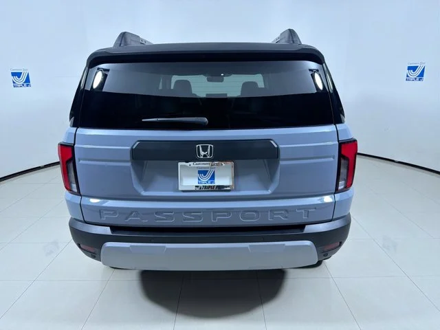 New 2026 SONIC GRAY Honda RTL image 17