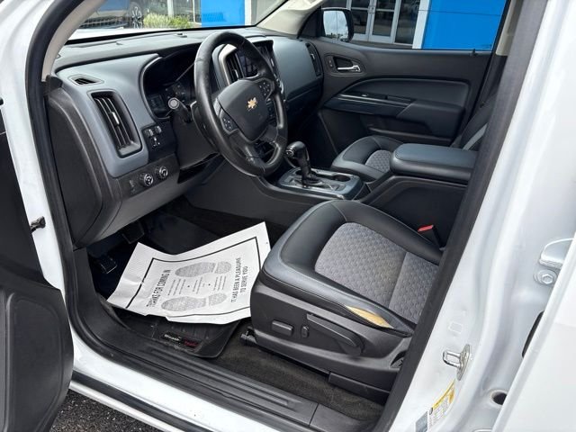 Used 2017 White Chevrolet Z71 image 17
