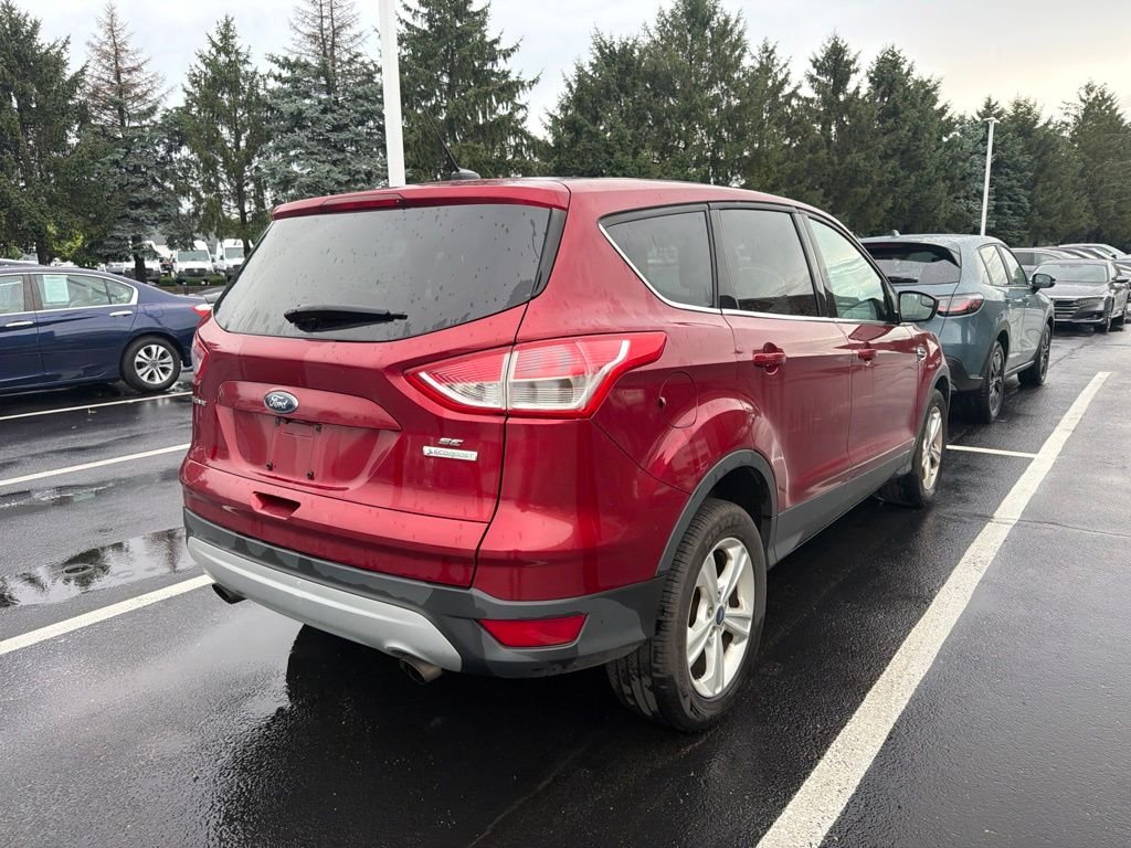 Used 2014 Ruby Red Ford SE image 3