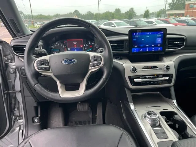 Used 2023 Silver Ford XLT image 16