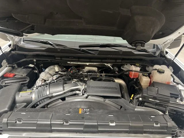 Used 2025 Summit White Chevrolet LT image 26