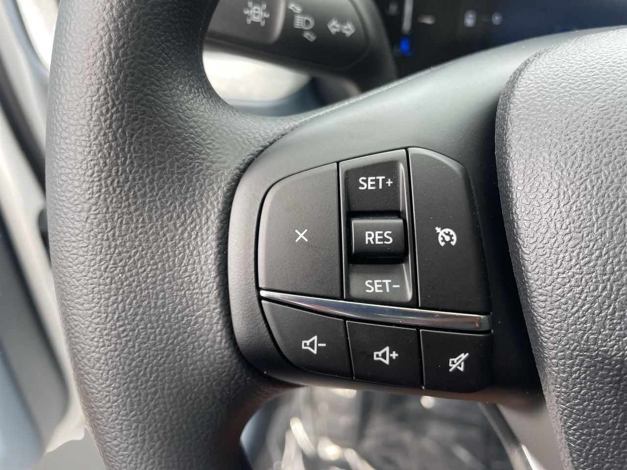 New 2026 Oxford White Ford XLT image 25