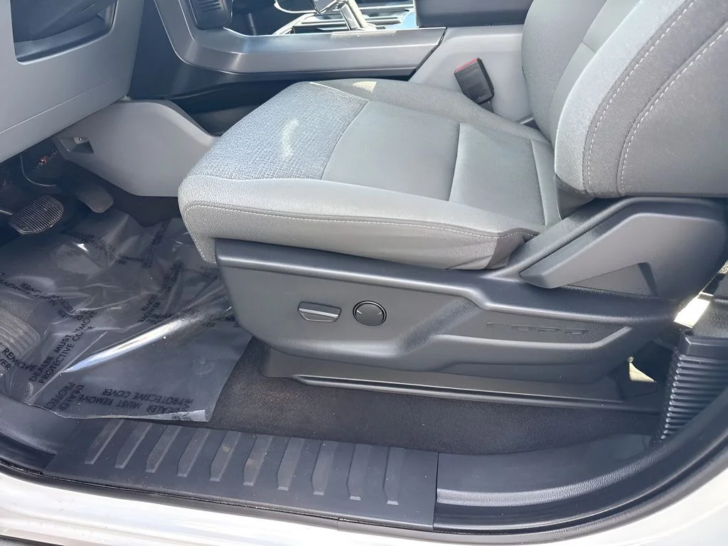 Used 2025 White Ford XLT image 10
