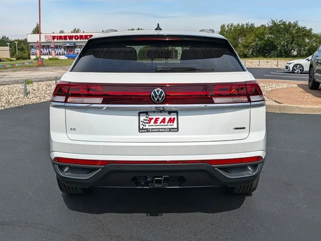 New 2026 Opal White Pearl Volkswagen 2.0T SE W/TECHNOLOGY image 4