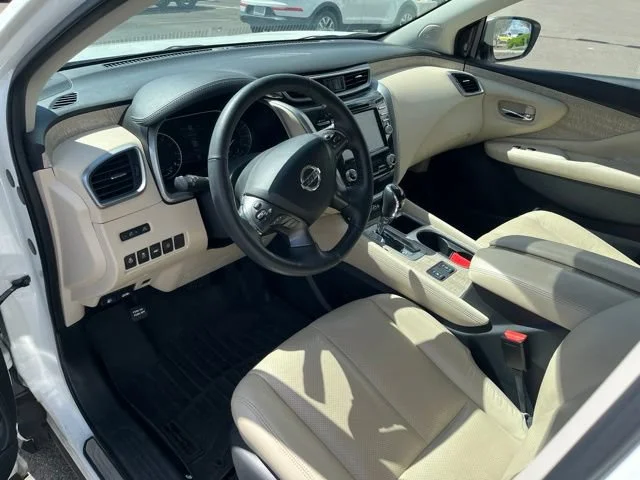Used 2021 Pearl White Tricoat Nissan SL image 17