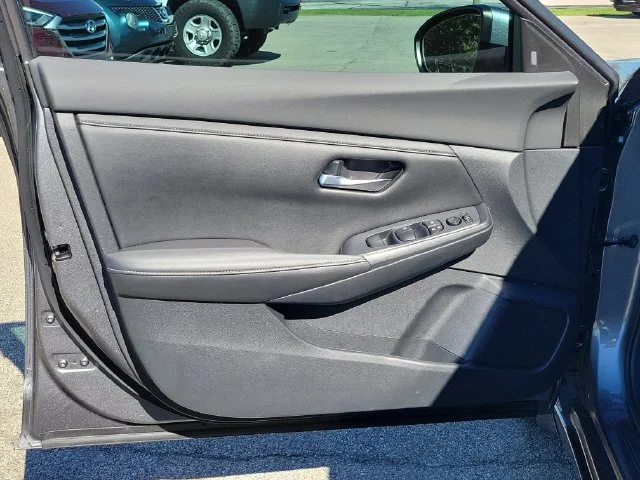 Used 2022 Gray Nissan S image 20