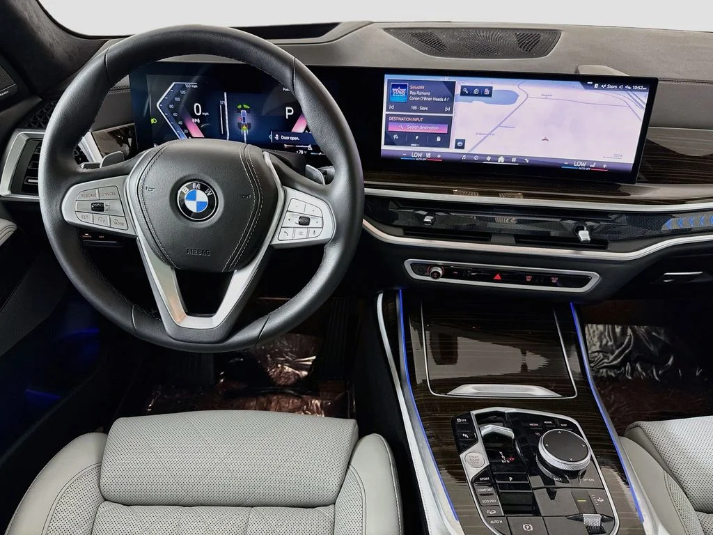 Used 2024 Gray BMW xDrive40i image 23