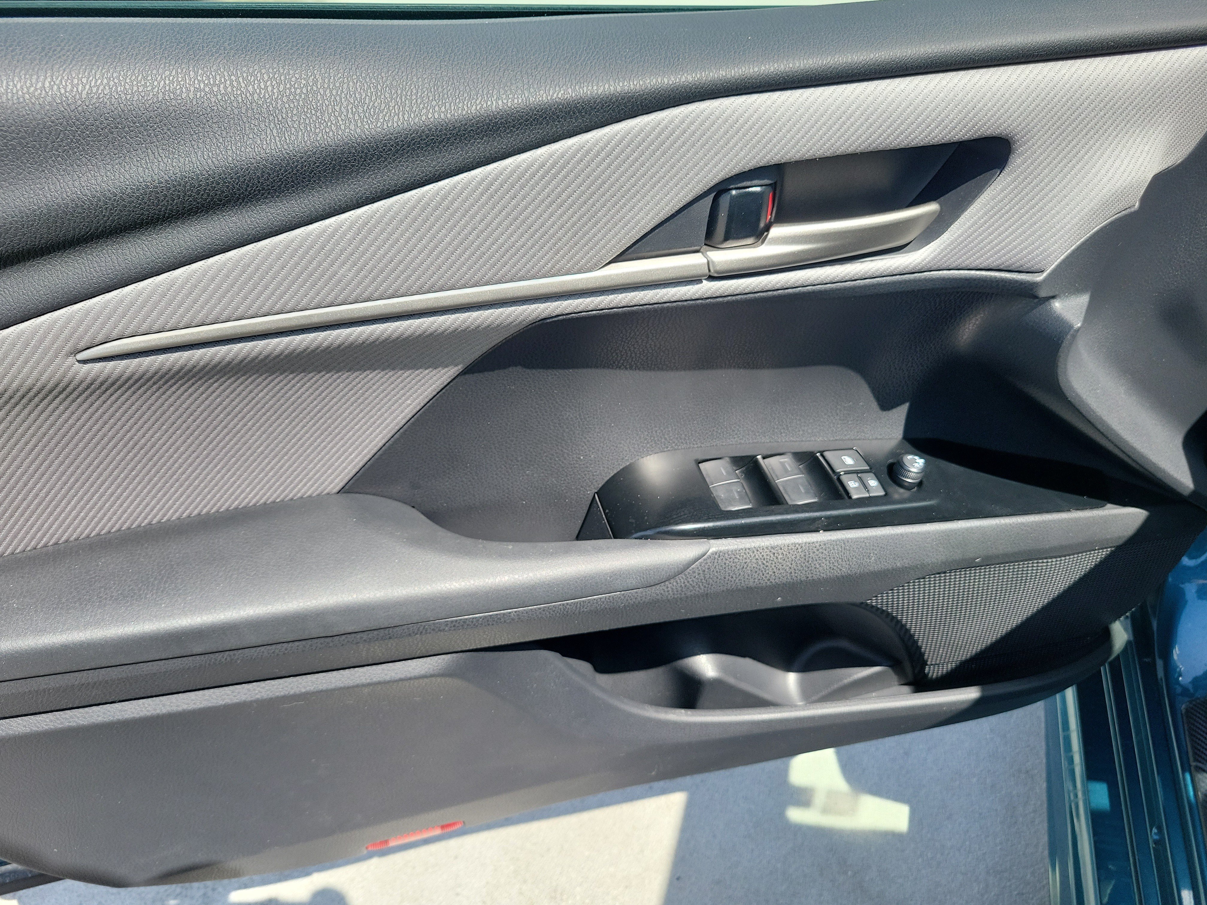 Used 2025 Ocean Toyota SE image 19