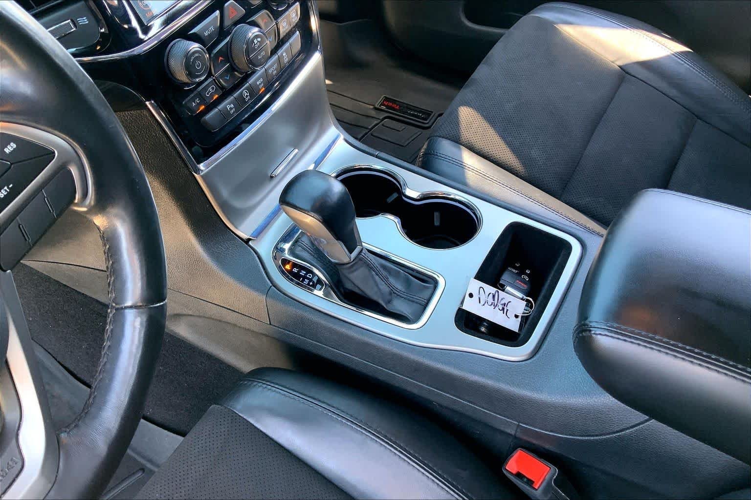 Used 2020 Billet Silver Metallic Clearcoat Jeep Altitude image 15
