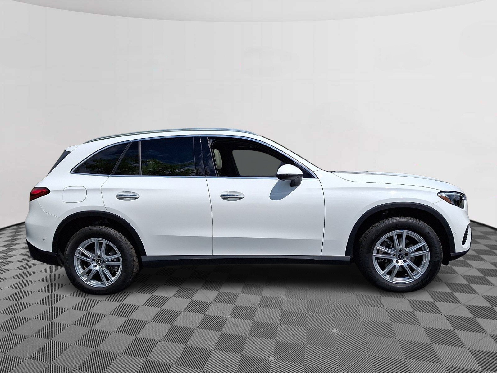 2025 Mercedes-Benz GLC Base - Photo 7