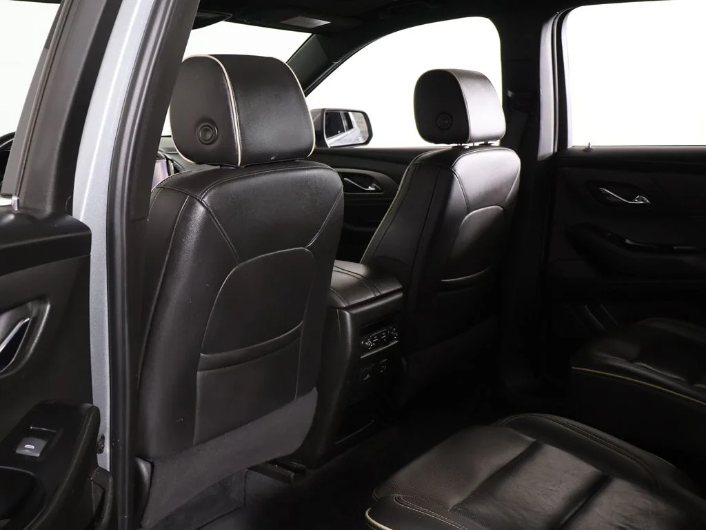 Used 2023 Gray Chevrolet Premier image 34