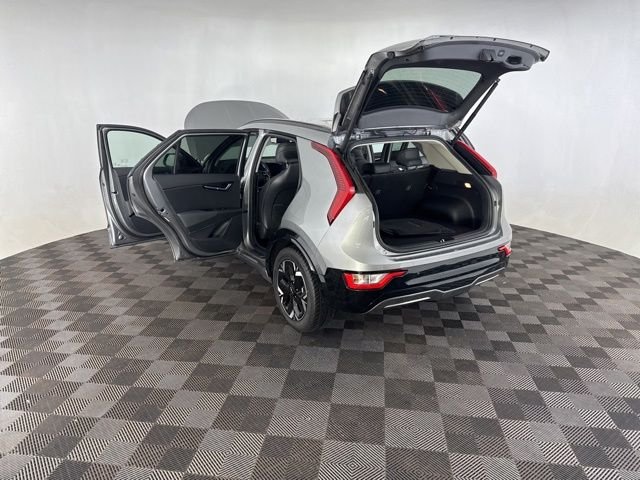 Used 2023 Gray Kia Wind image 18