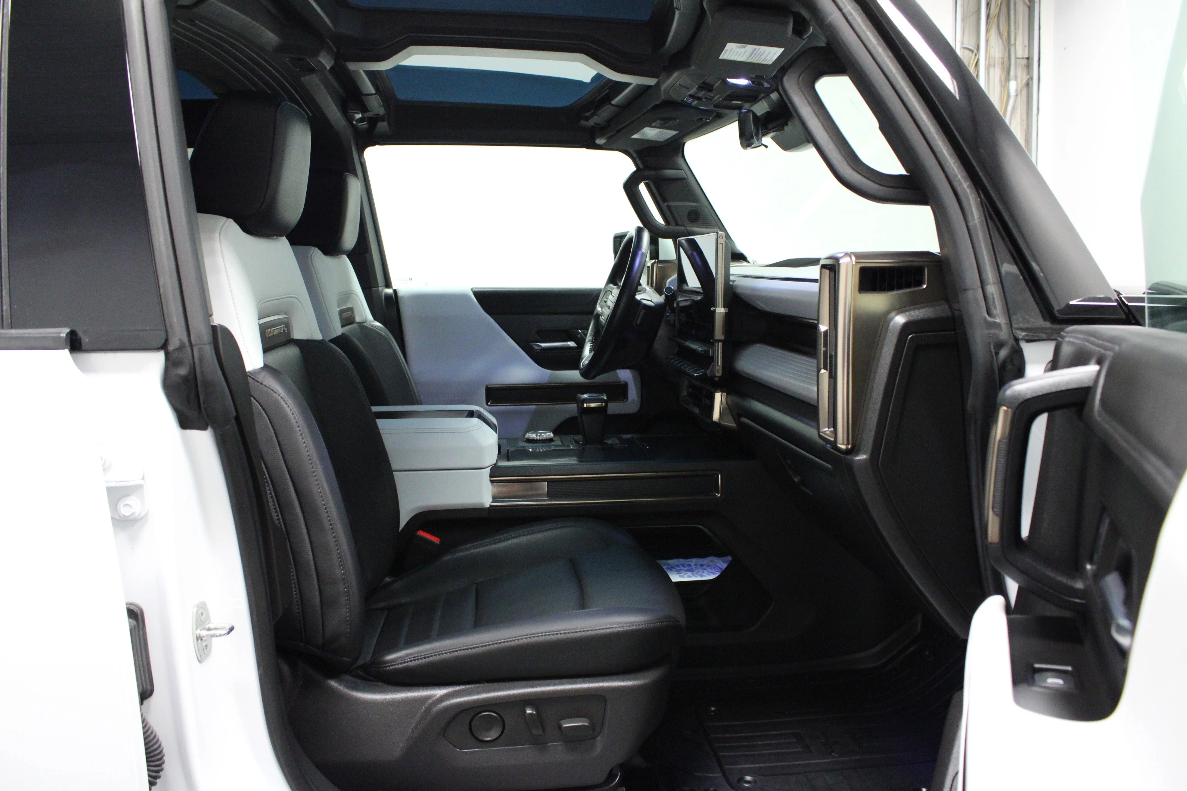 Used 2023 Interstellar White GMC 3X image 16