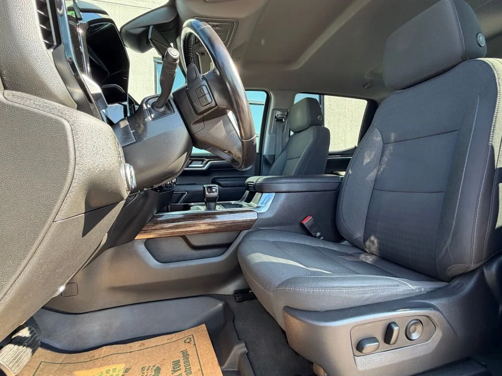 Used 2022 Gray GMC Elevation image 8