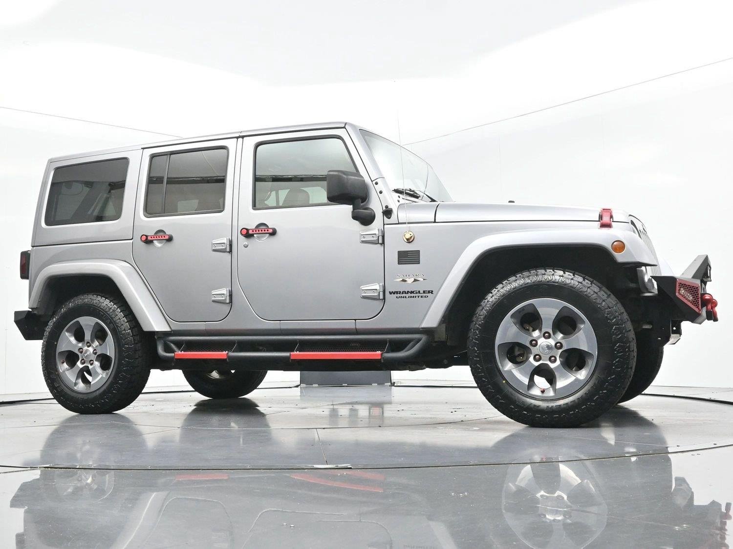 Used 2017 Billet Silver Metallic Clearcoat Jeep Sahara image 48
