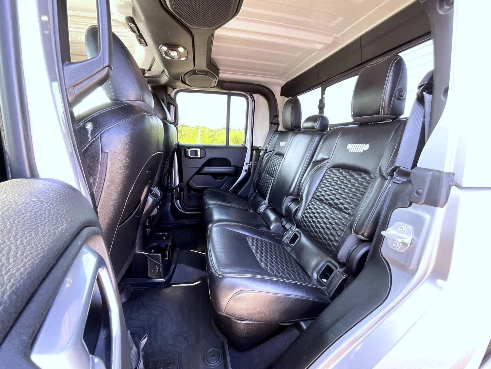 Used 2021 Silver Jeep Overland image 19