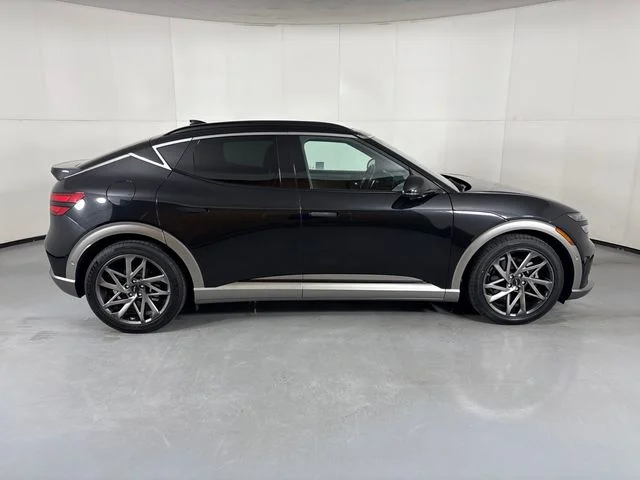 Used 2023 Black Genesis Advanced image 9