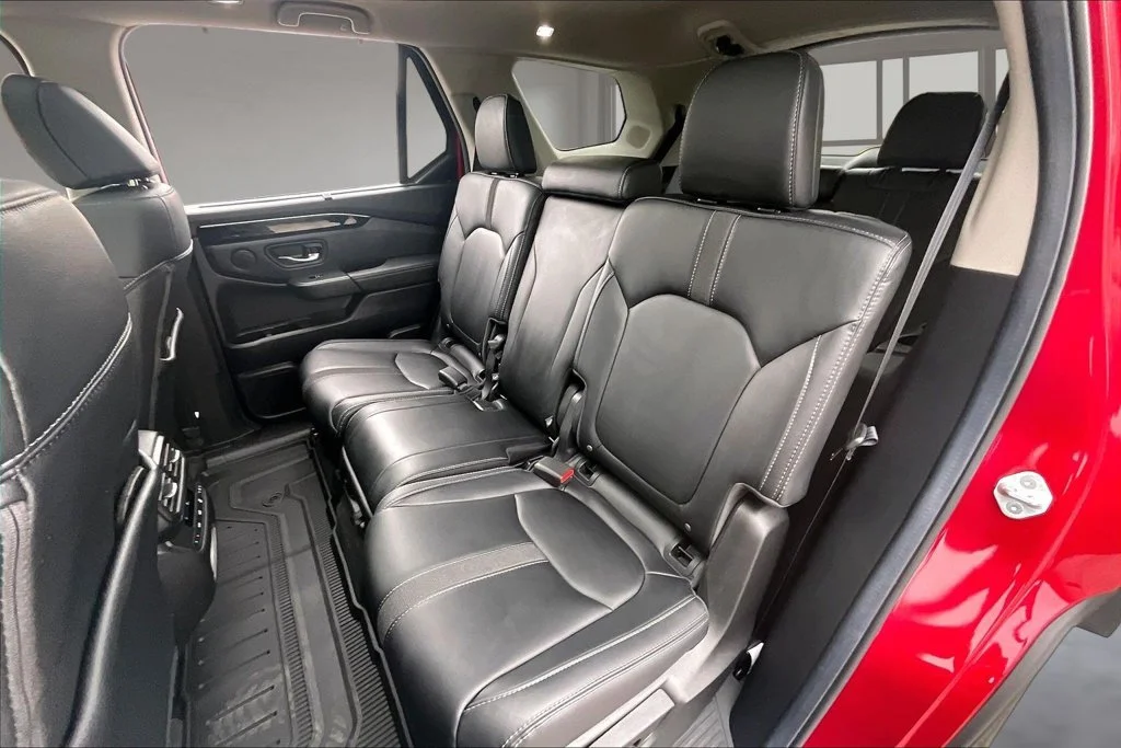 Used 2025 Red Honda Touring image 21