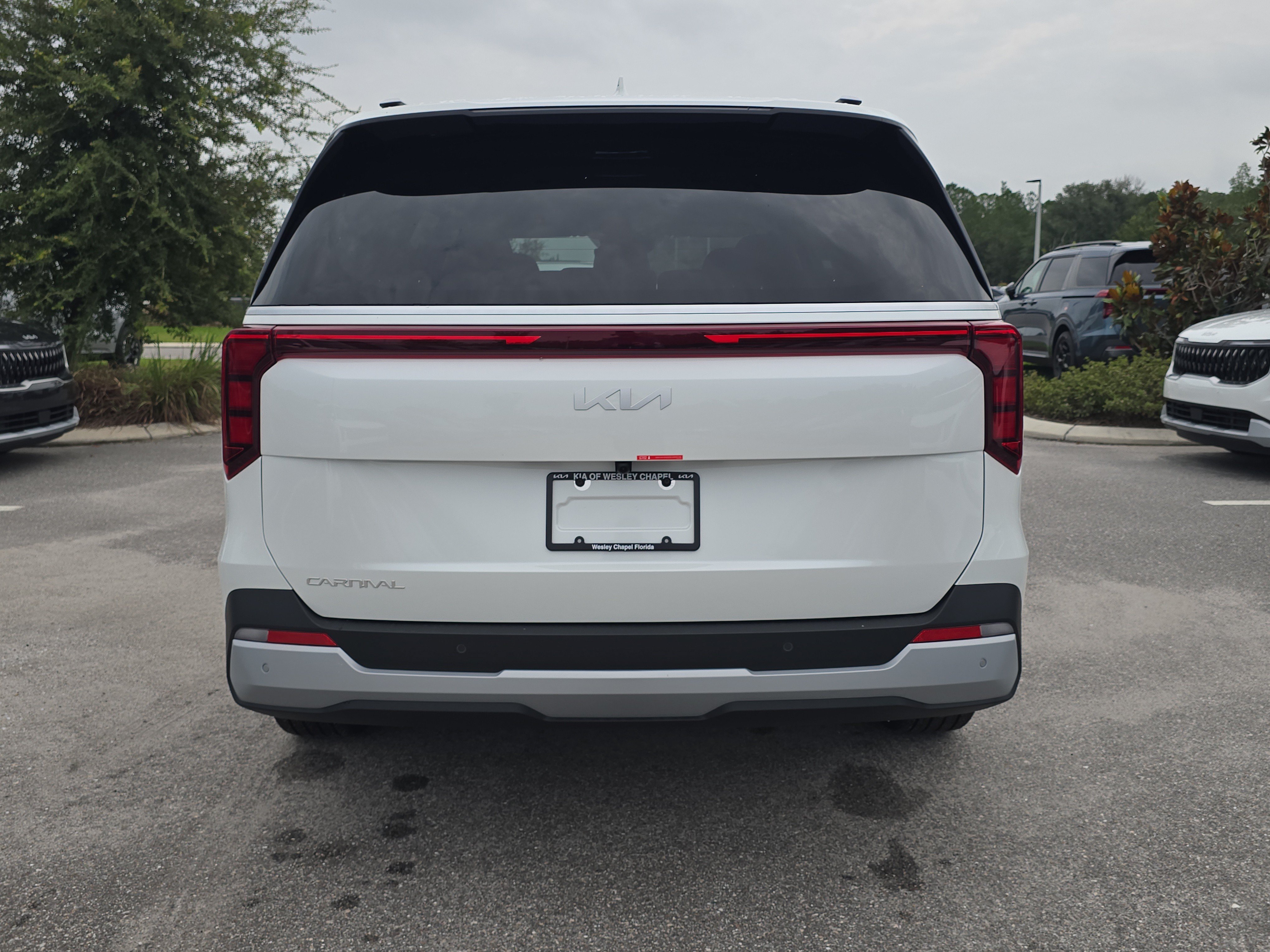 New 2026 Snow White Pearl Kia EX image 7