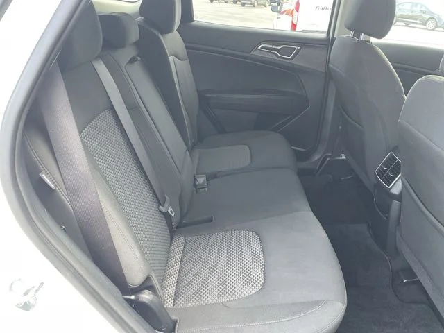 2025 Kia Sportage LX - Photo 37