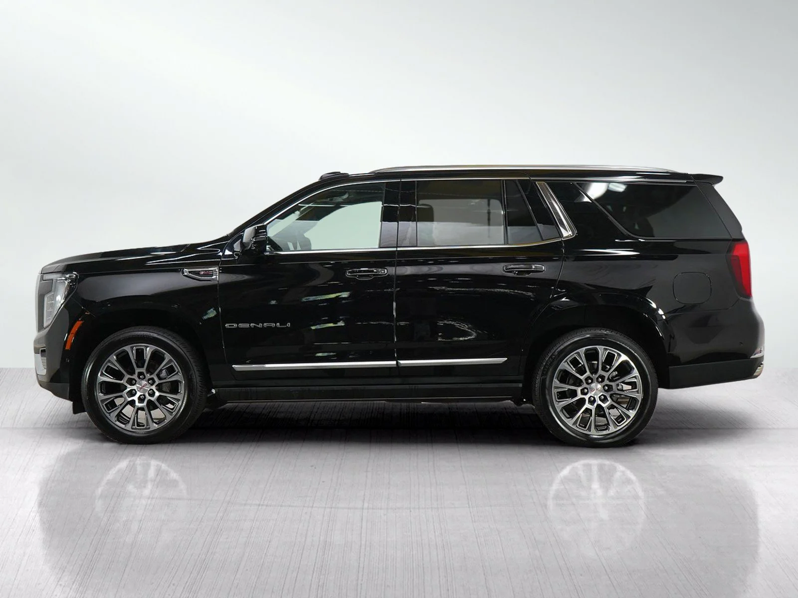 Used 2025 GMC Yukon DENALI with VIN 1GKS2DRL9SR313445 for sale in Bloomington, Minnesota