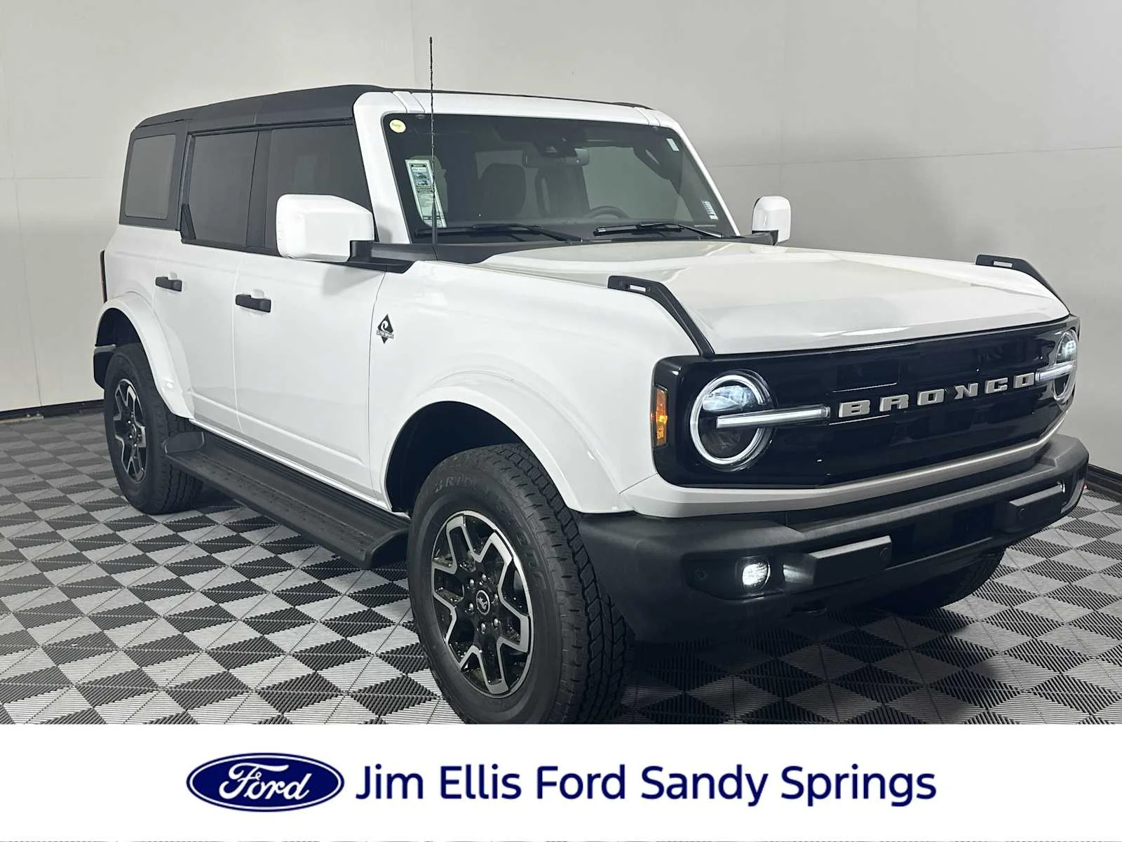 2026 Ford Bronco Outer Banks®