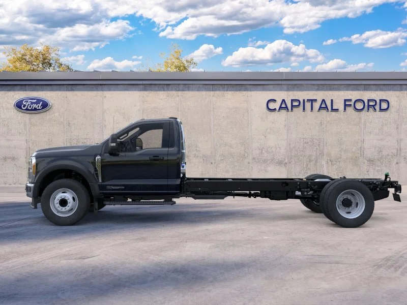 2025 Ford F-600 Super Duty Chassis Cab XL - Photo 37