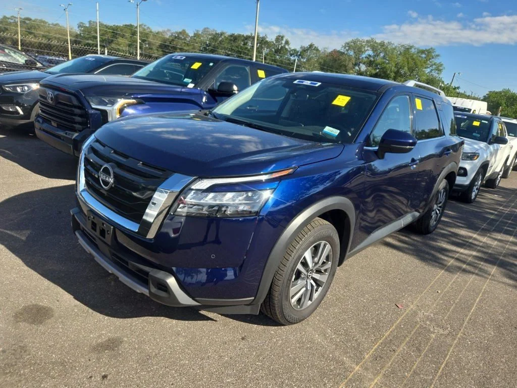 Used 2025 Blue Nissan SL image 14