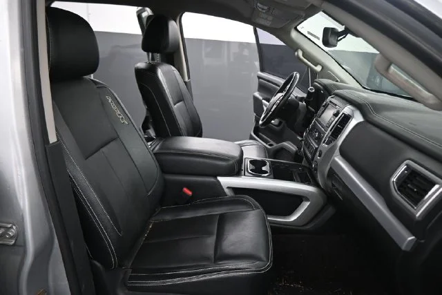 Used 2018 Silver Nissan PRO-4X image 14