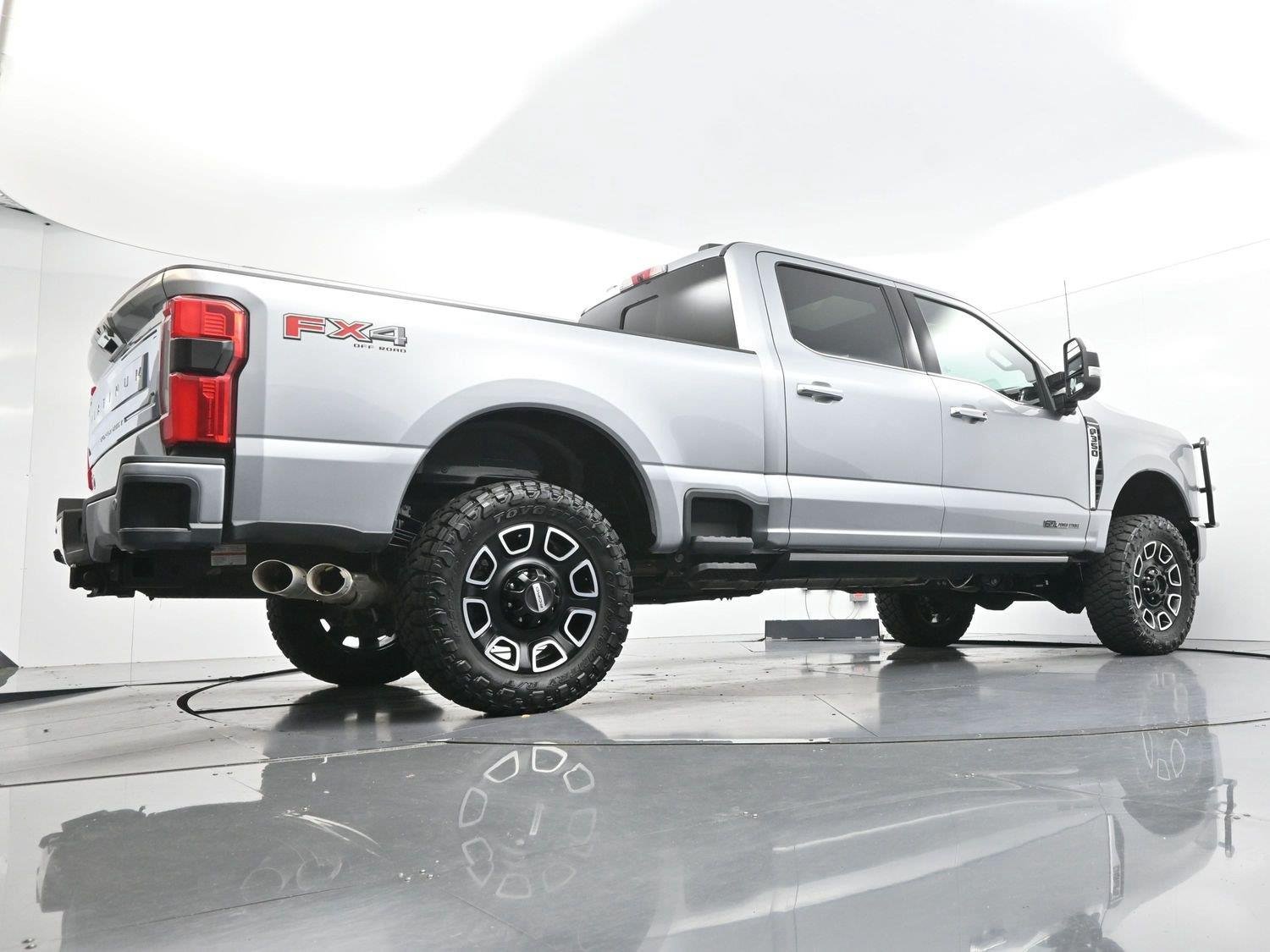 Used 2023 Iconic Silver Metallic Ford XL image 55