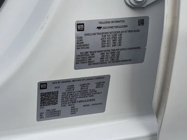 Used 2024 White Chevrolet Custom image 26
