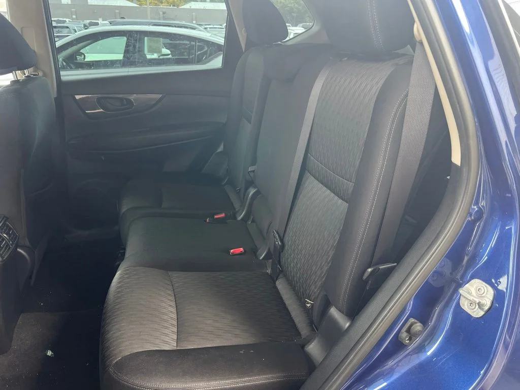 Used 2020 Blue Nissan S image 7