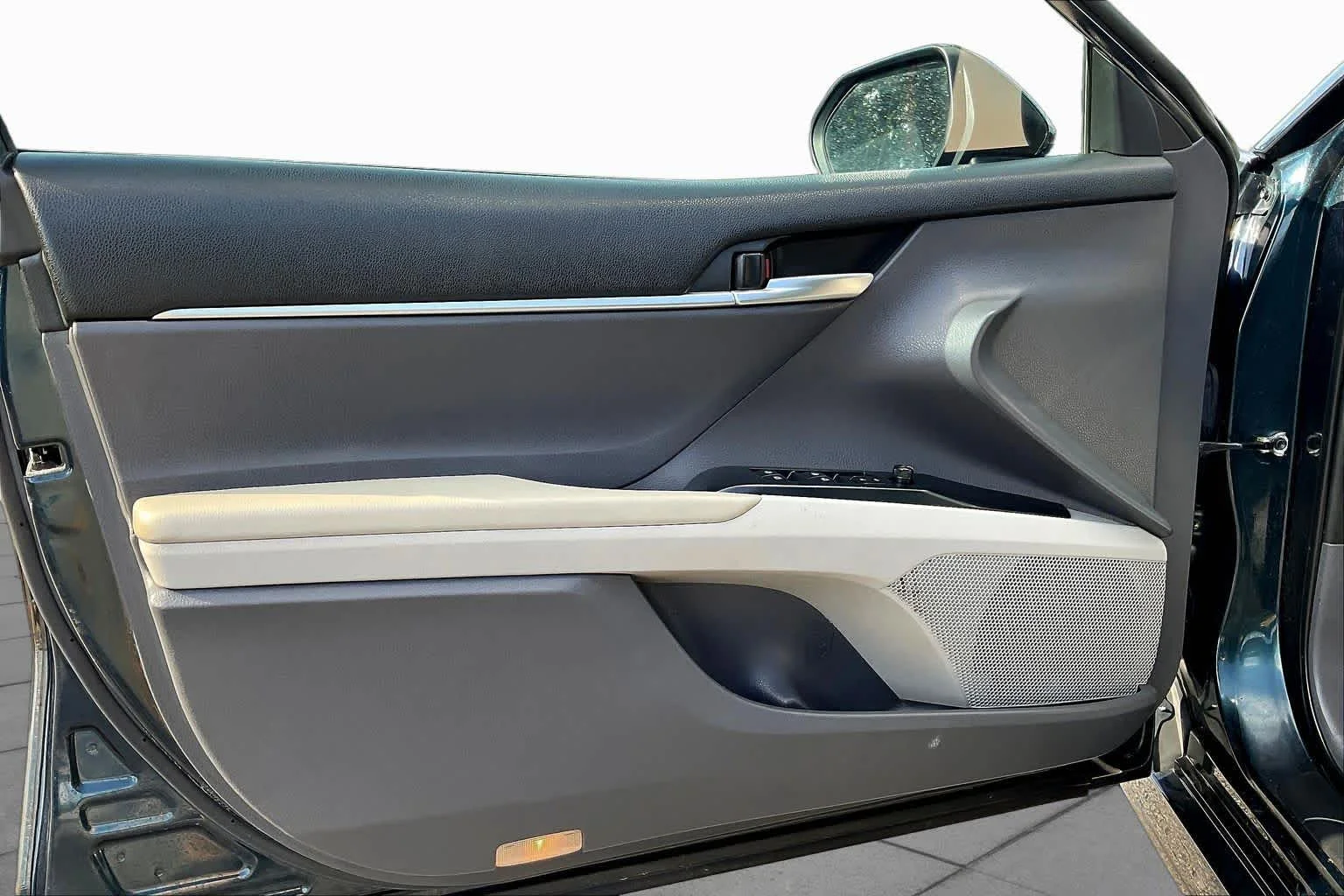 Used 2019 Galactic Aqua Mica Toyota L image 20
